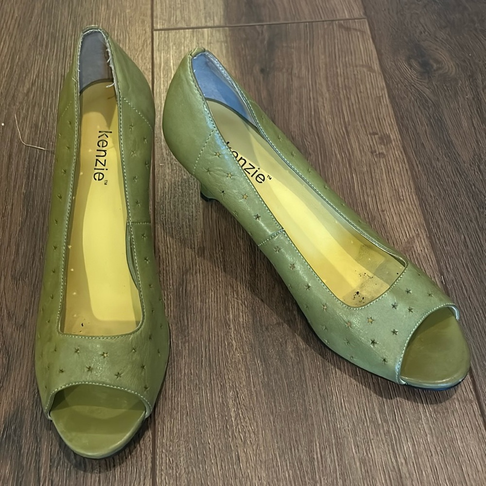 Green star cut out wedges